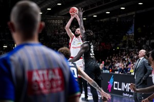 La Gazzetta dello Sport: Olimpia, che beffa. Bologna la vince con mago Shengelia