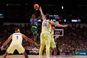 L’Unicaja la vince due volte, batte il Barça e raggiunge il Madrid in semifinale