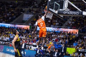 Valencia sbanca Tenerife e si prende la finale