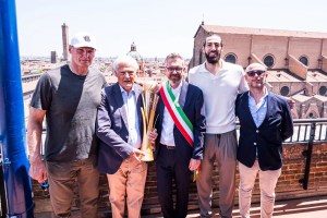 La Virtus Segafredo Bologna è stata ricevuta dal Comune di Bologna dopo la conquista dello Scudetto