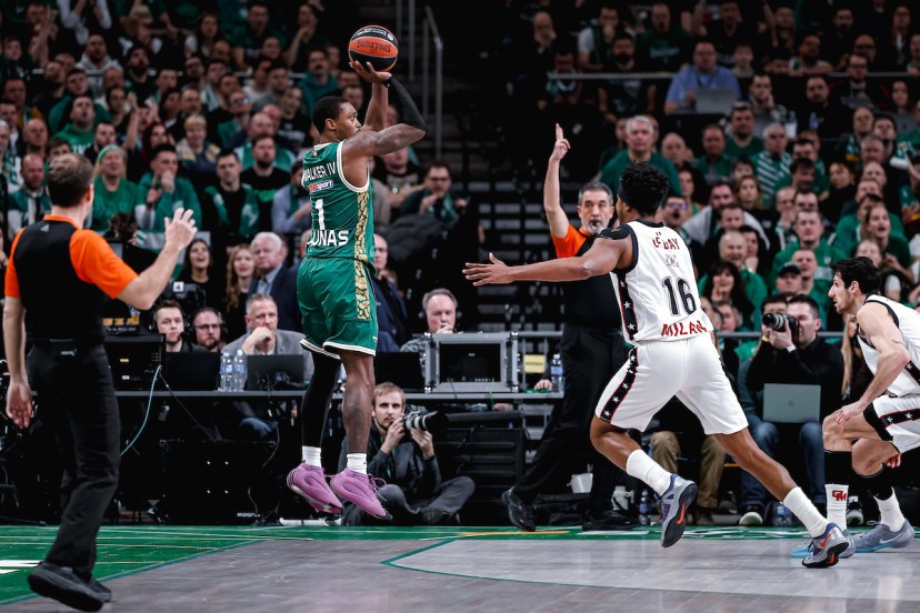 Lonnie Walker IV