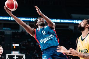 Turk Telekom officially signs Jaleen Smith