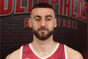 Olympiacos signs Omiros Netzipoglou