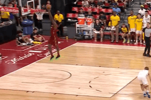 Saliou Niang impressiona a Las Vegas: doppia cifra con schiacciata