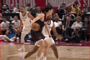 Blazers Rookie Yang Hansen Impresses in Summer League Debut