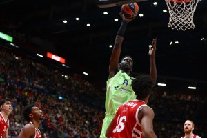 Barcelona and Youssoupha Fall Agree to New Deal