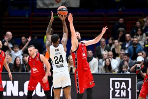 Bayern Munich close to signing Isiaha Mike