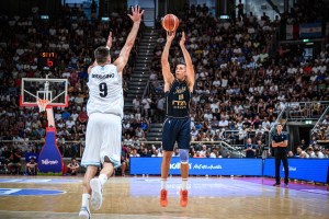 L’Italia parte bene, scappa e resiste: Argentina sconfitta 84-72