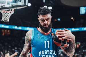Anadolu Efes’ Vincent Poirier reportedly not in club’s future plans