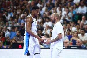 La Grecia, con Giannis Antetokounmpo, fa paura. Lettonia dominata