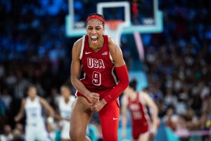 Las Vegas Aces, A’Ja Wilson scrive la storia: la clamorosa doppia doppia contro le Connecticut Sun