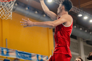 Livorno corsara a Pesaro su una spenta Vuelle