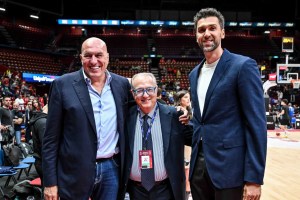 Il Ministro della Difesa Guido Crosetto presente alla Supercoppa 2025: “Ho il basket nel cuore”