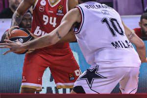 Olimpia Milano combatte fino alla fine, ma a sorridere è l’Olympiacos: infortunio per Devin Booker