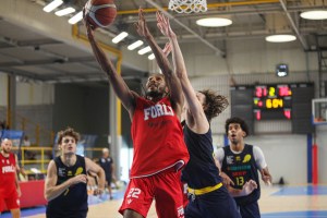 Preseason 2025, l’Unieuro Forlì supera Cividale al “Memorial Bortoluzzi”