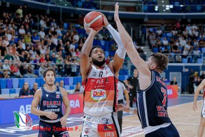 Un’ottima Rimini non fa sconti, 17 triple e vittoria in casa dell’Urania 82-73