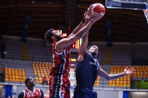 Varese, Renfro rientra in dieci giorni. Freeman vola negli Usa per il visto