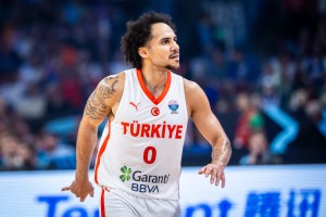 Shane Larkin sogna una medaglia con la Turchia: Sarebbe tutto per me