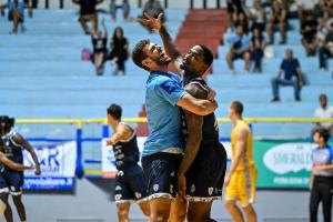 La Dinamo saluta Cagliari con una vittoria: battuta gran Canaria 87-90