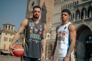 Vanoli Basket Cremona 2025/2026: presentati i nuovi kit ufficiali