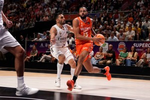 Valencia, Darius Thompson torna in campo dopo le voci di mercato: ecco com’è andata