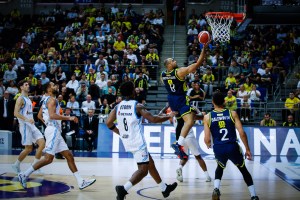 Talen Horton-Tucker trascina il Fenerbahce alla vittoria contro il Petkim Spor