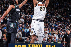 Murray incandescente: 43 punti e tripla doppia di Jokic, Denver sbanca Minneapolis