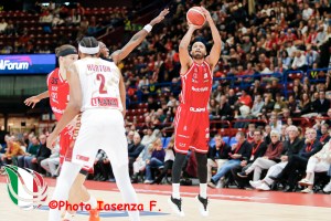 Milano esce alla distanza, convincente successo casalingo su Venezia 101-88