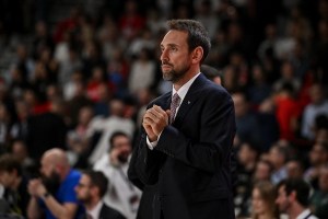 Baskonia-Olimpia Milano, le ufficiali: un’assenza a sorpresa per coach Poeta
