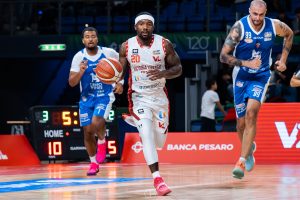 Pesaro c’è. Pistoia cede alla distanza