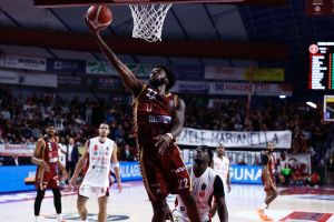 La Reyer Venezia supera solo nel finale una mai doma Varese