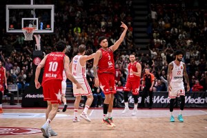 Milano con il cuore oltre l’ostacolo, Ellis eroe ed Olympiacos al tappeto 88-87
