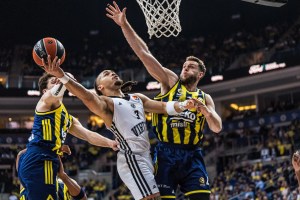 Fenerbahce, arrestato il presidente Sadettin Saran: indagine antidroga in corso