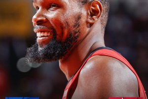 Durant e Sengun decisivi: Houston batte Orlando 117-113 dopo un supplementare