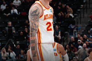 Krejci da record: 28 punti e otto triple nella vittoria di Atlanta sui Clippers
