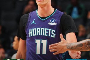 I Hornets battono Milwaukee 111-100 senza Giannis: Bridges guida la riscossa