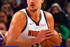 Jokic e Murray conducono i Denver Nuggets nella vittoria contro i Phoenix Suns