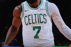Jaylen Brown trascina Boston: 35 punti e 138-129 su Orlando