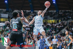 LBA Round 5: L’Acqua S.Bernardo Cantù supera la Vanoli Cremona