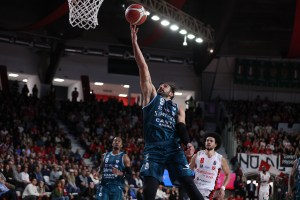 La Provincia titola: Cantù “cata su”. Tristezza derby