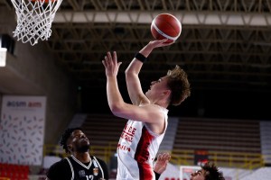 La Pallacanestro Varese vince la sfida contro la Trapani Shark