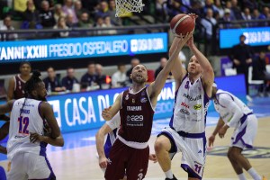 Tribuna: Trapani non paga Hotel di Treviso. La risposta degli Shark