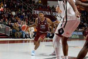 La Trapani Shark continua a vincere, sconfitta l’Apu Udine nell’anticipo di mezzogiorno