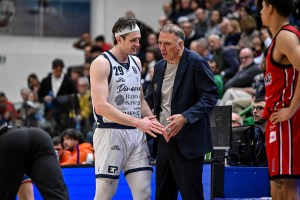 Dinamo Sassari, Mrsic avvisa: «Fuori casa dobbiamo vincere»