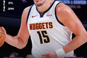 Jokic dominante: 36 punti e Nuggets travolgono i Kings 136-105, 11ª vittoria esterna di fila