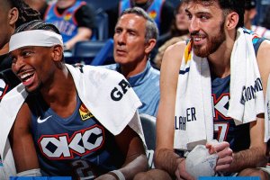 Gilgeous-Alexander ne segna 33 in tre quarti: i Thunder travolgono i Mavericks