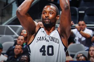 Barnes e Harper rovinano la prima tripla doppia di Queen: Spurs corsari a New Orleans