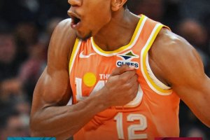 Donovan Mitchell prova a rialzare i Cavaliers, Hornets battuti