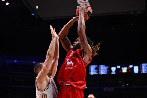 La Gazzetta dello Sport titola: Milano, amaro Natale. Olimpia stanca e senza difesa