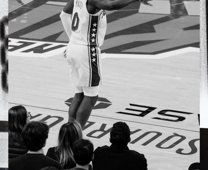 I Philadelphia 76ers espugnano il Madison Square Garden battendo i New York Knicks 116-107, con Tyrese Maxey a 30 punti e VJ Edgecombe a 23
